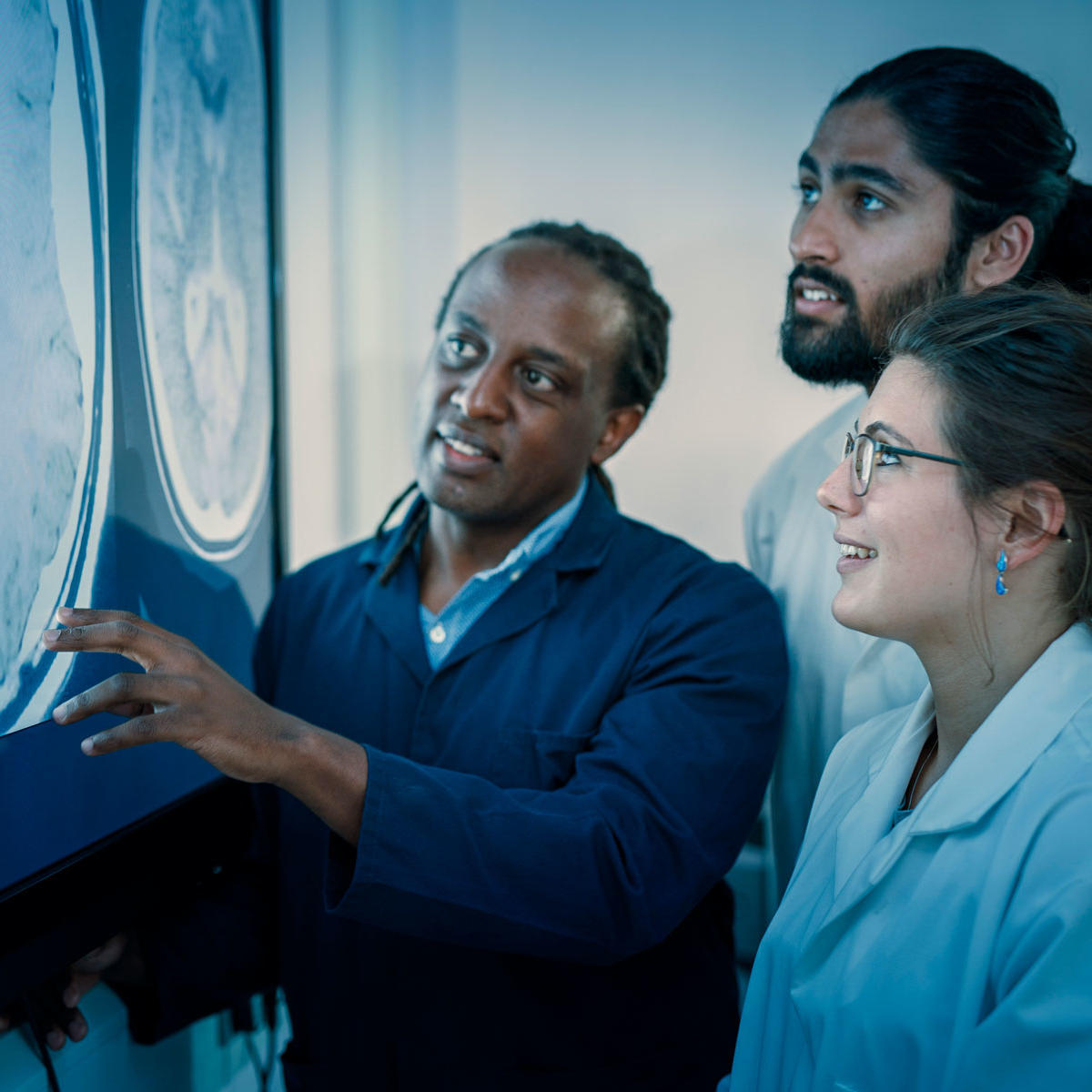 Lecturer and students in clinical anatomy