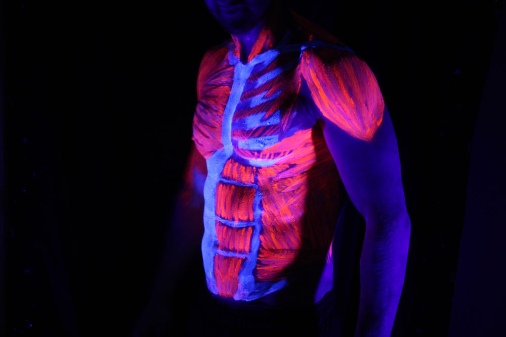 UV anatomical body painting