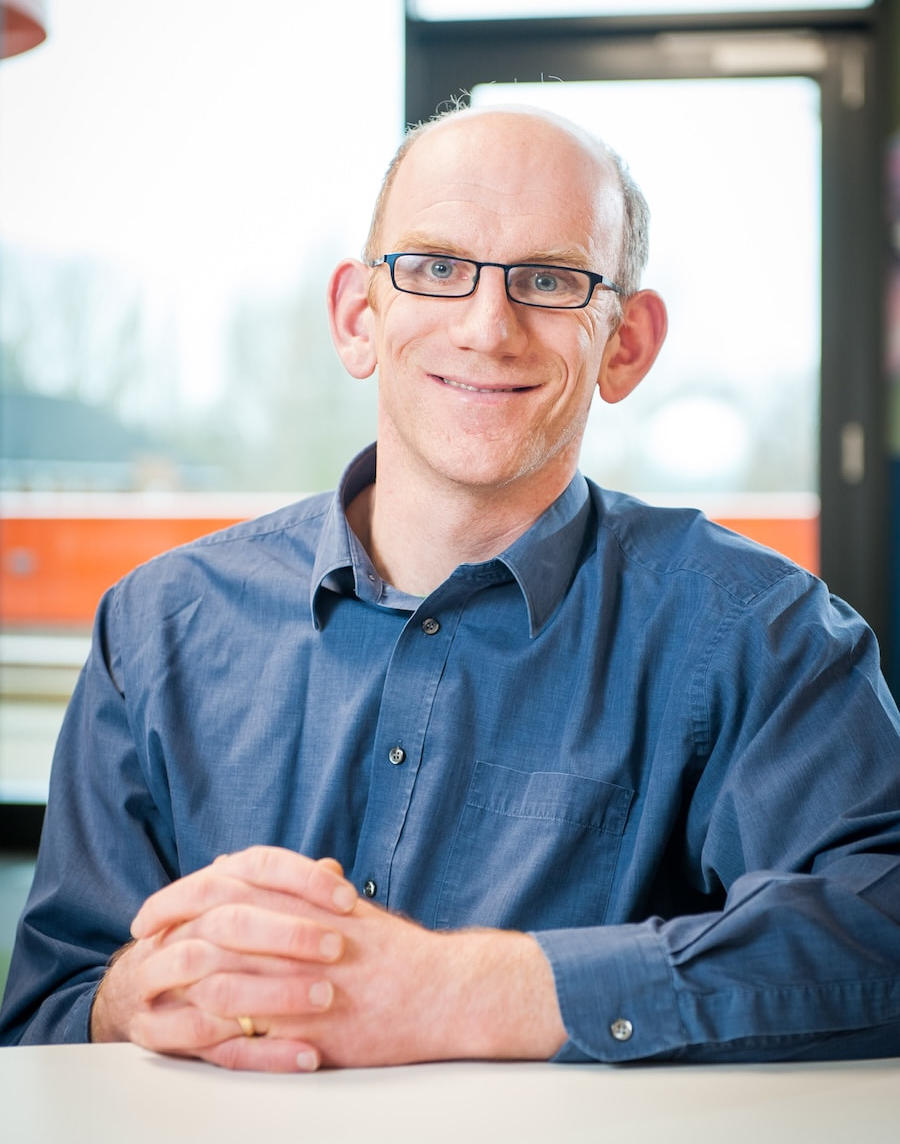 Dr Simon Calaminus